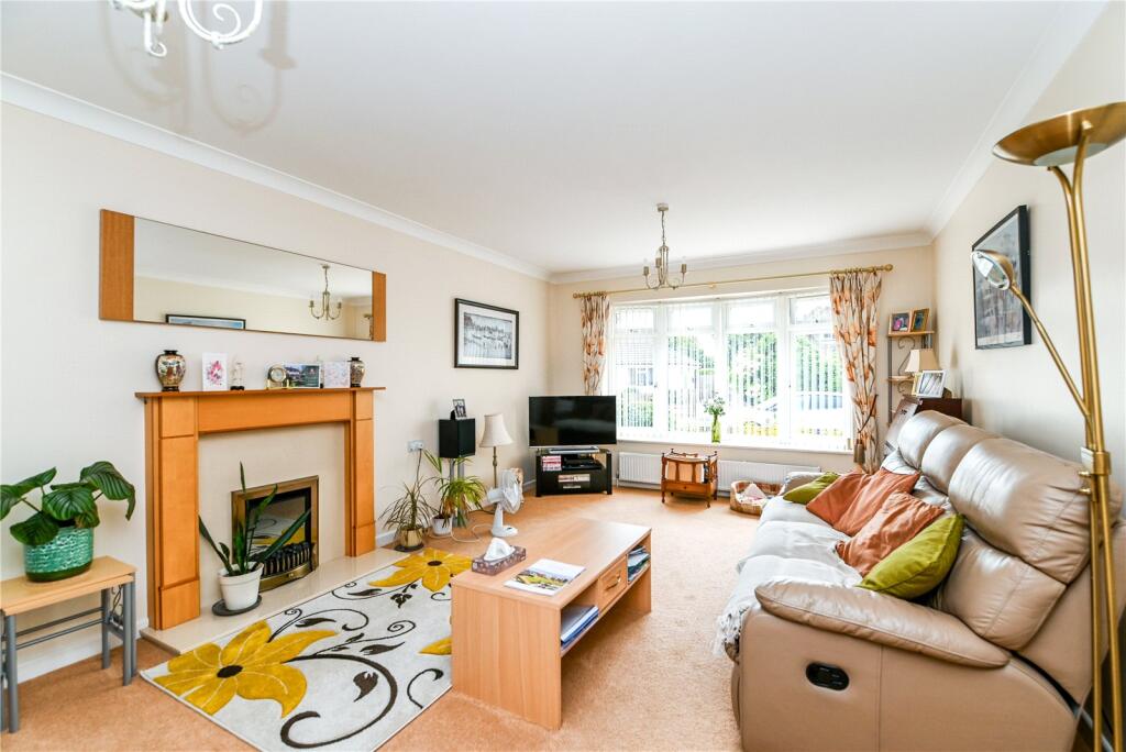 Greenacre, Barton on Sea, New Milton, Hampshire, BH25 photo 2