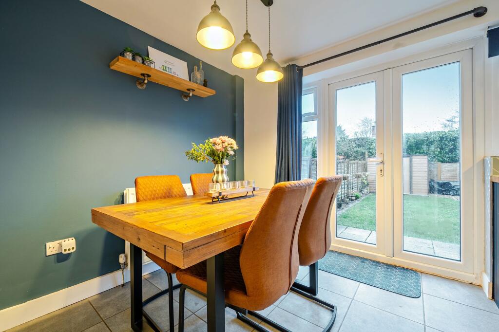 Blackthorn Close, South Wonston, SO21 photo 4