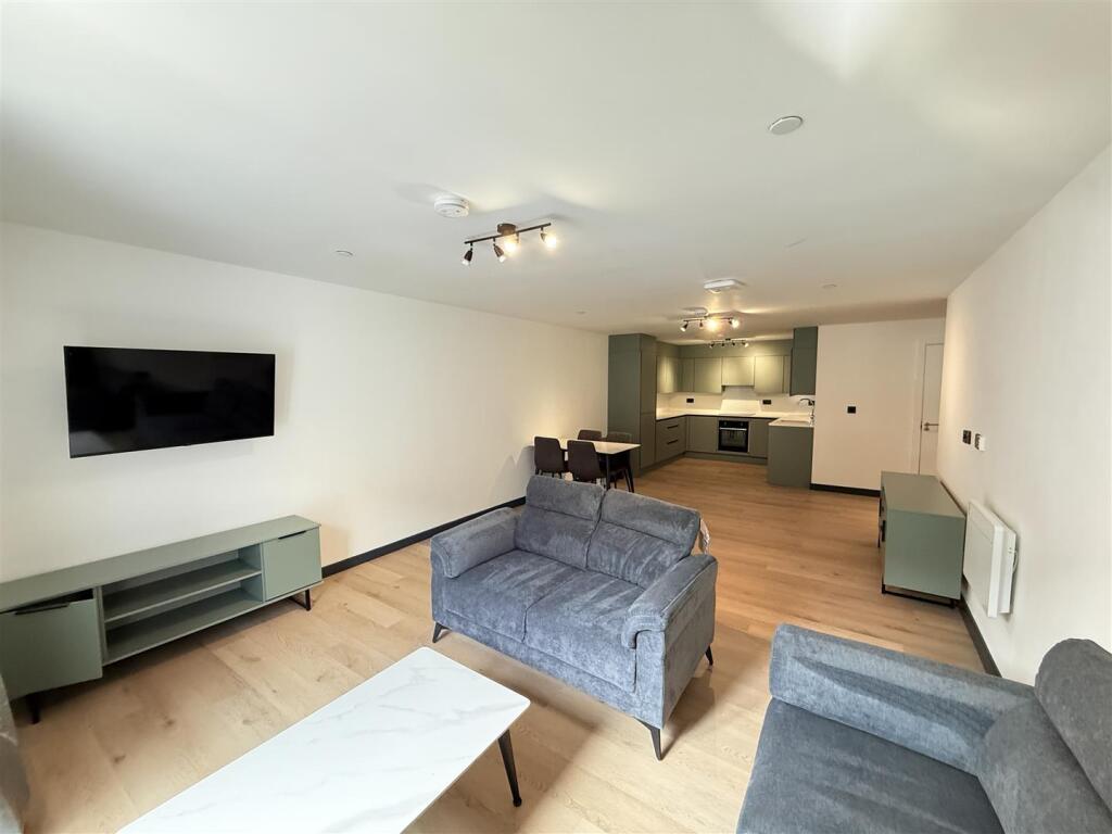 Apartment in Bangor, Garth - View 5