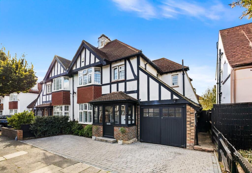 House in Hove, Hangleton - View 2