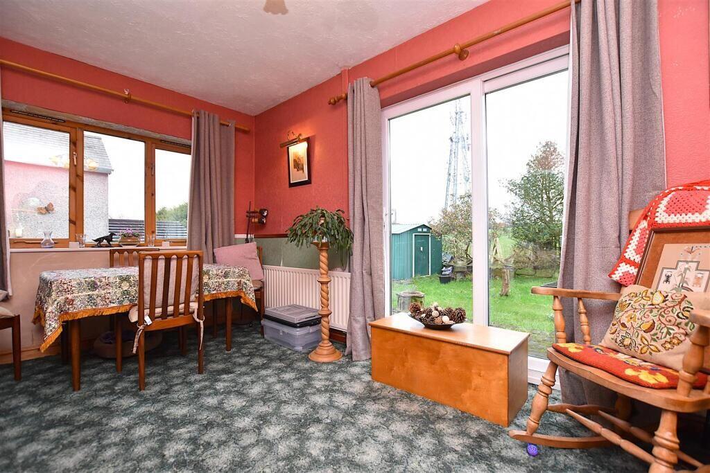 10 Brynmally Park, Pentre Broughton, Wrexham, LL11 6BP photo 5