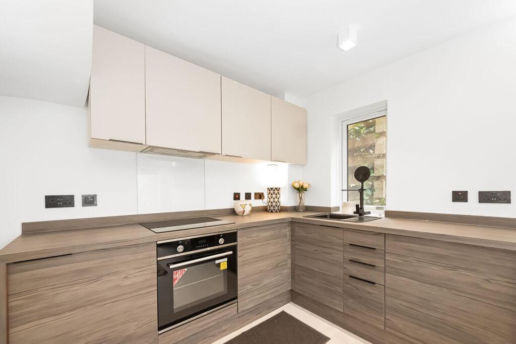 Lansdowne Wood Close, West Norwood, London, SE27 photo 3