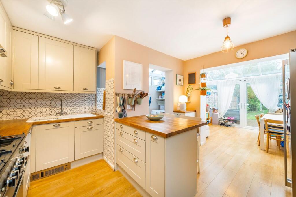 House in London - View 4
