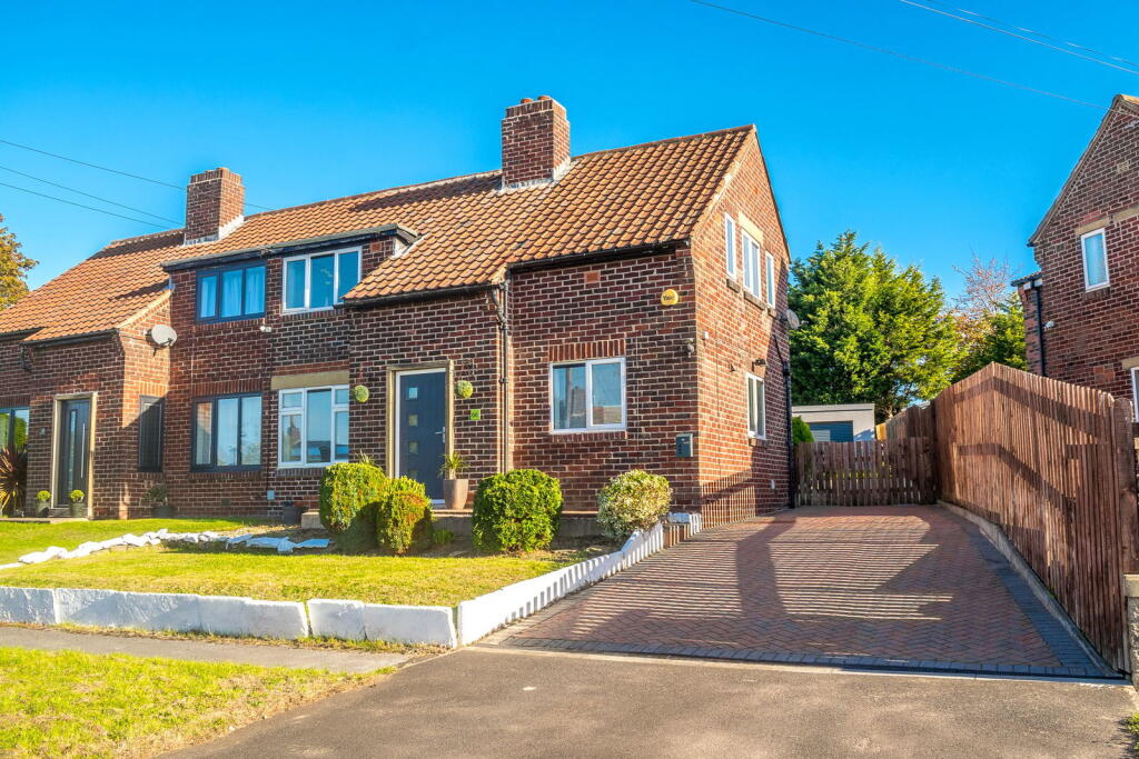 3-bed semi-detached on Ings Way East, Lepton, Huddersfield, HD8, £245,000