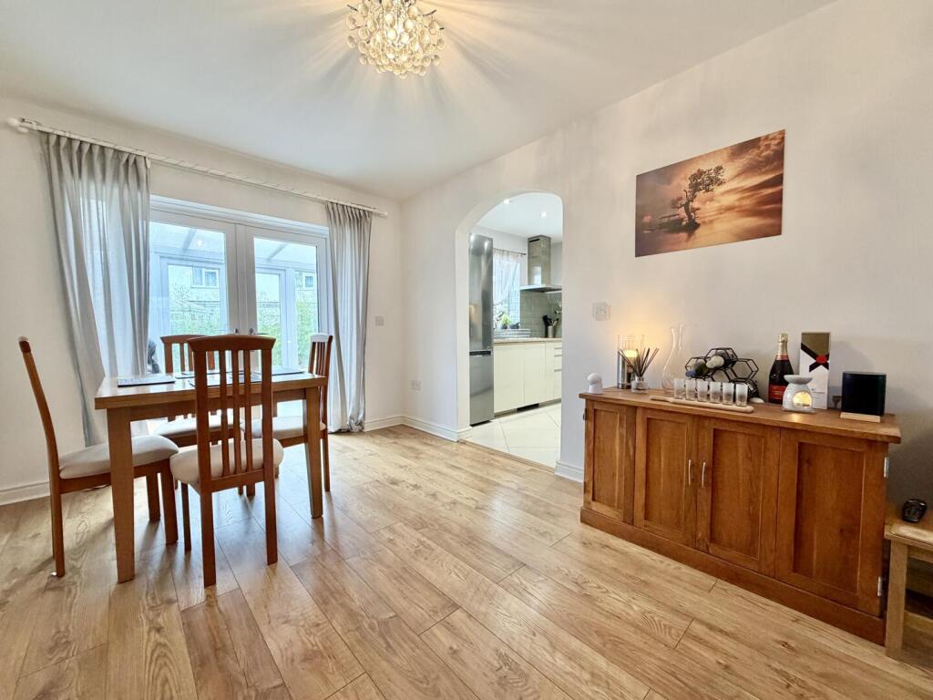 White Rose Avenue, Garforth, Leeds photo 4