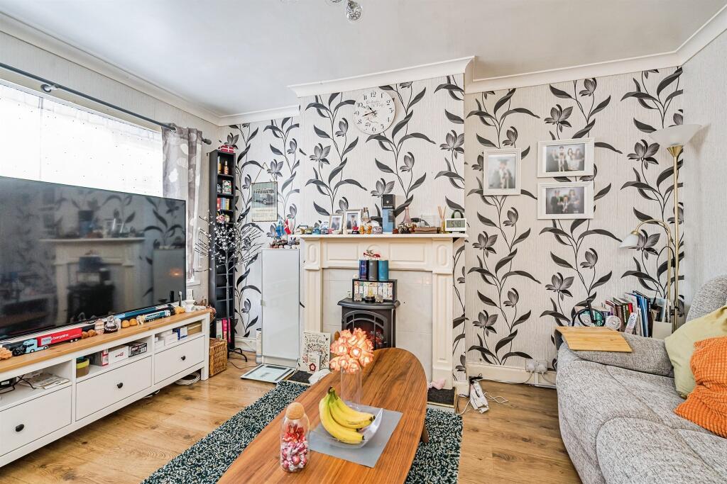 House in Dudley, Yewtree Hill - View 3