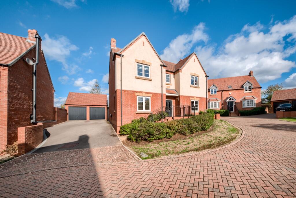 Main image of property: Neptune Drive, Stratford-upon-Avon, CV37