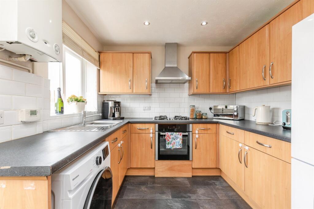House in St Leonards-on-sea, St Leonards Green - More