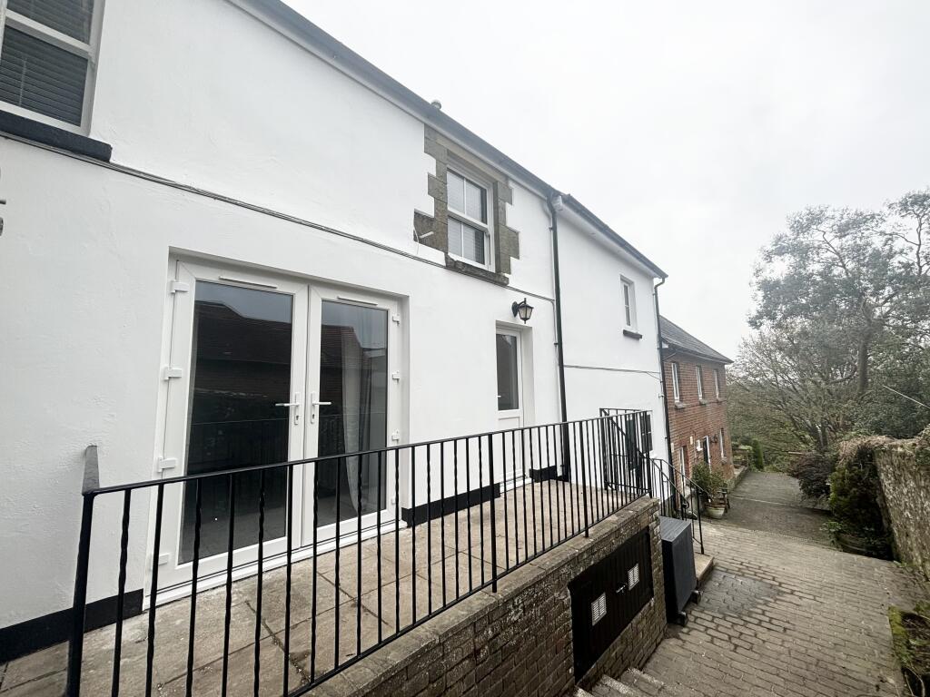 Main image of property: 39 , High Street, Shaftesbury