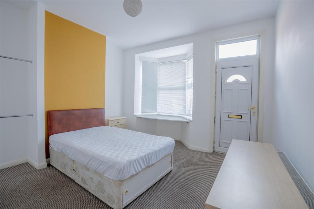 House in Sheffield, Moorfoot, Highfield - More