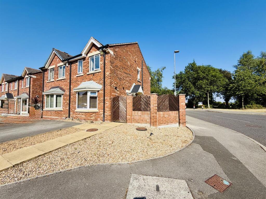 Main image of property: Punton Walk, Snaith, East Riding Of Yorkshire