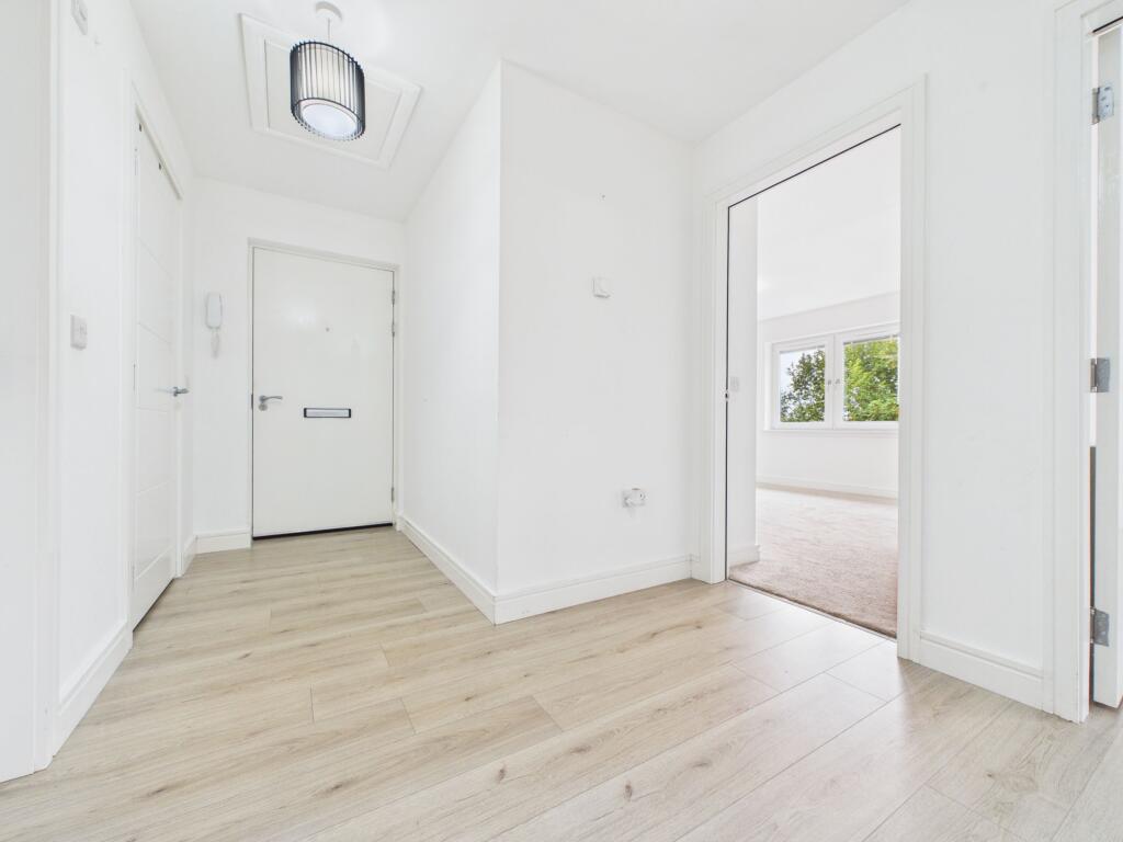 Apartment in Hamilton, Low Waters - More