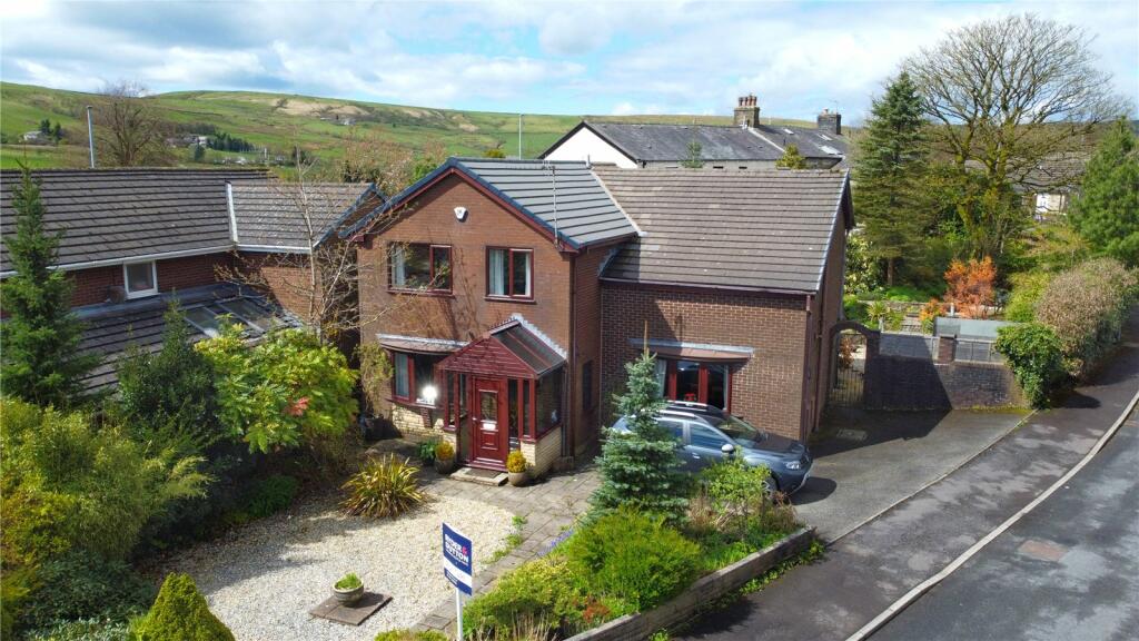 4-bed detached on Middlegate Green, Loveclough, Rossendale, BB4, £415,000