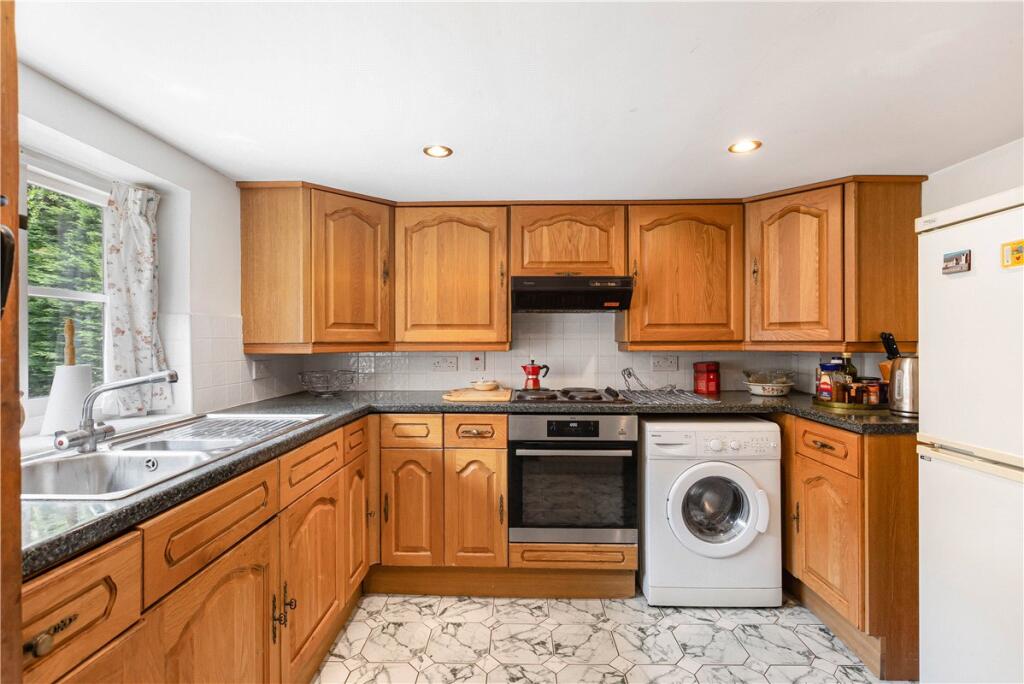 House in Swindon - View 4