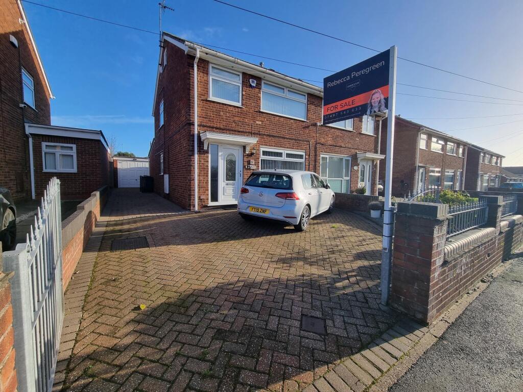 Main image of property: Ark Royal, Hull, HU11