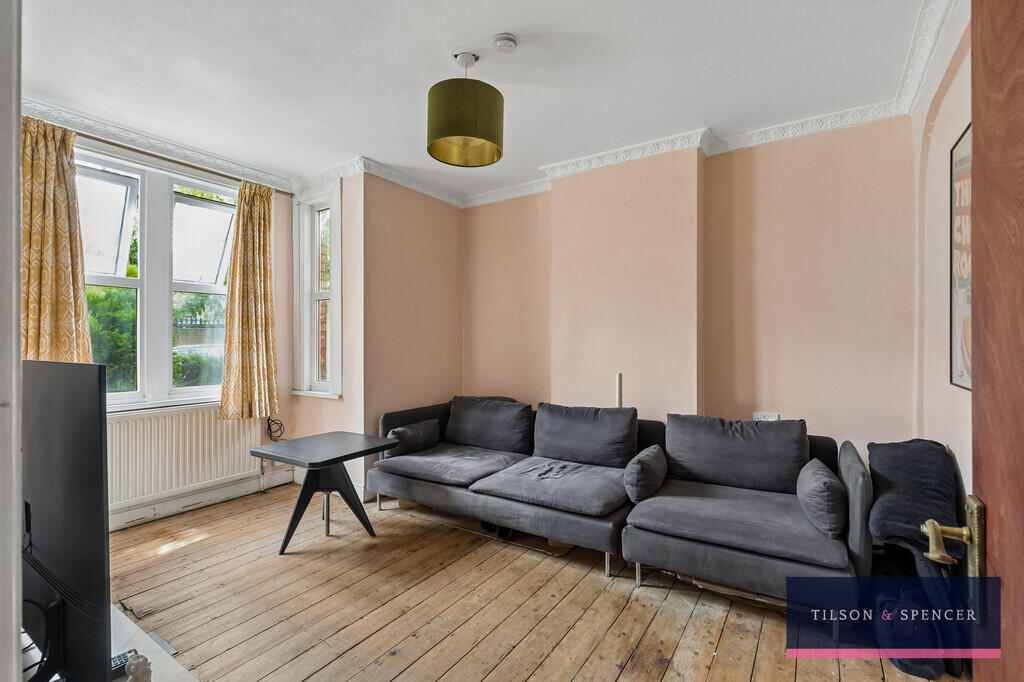 House in London - View 2