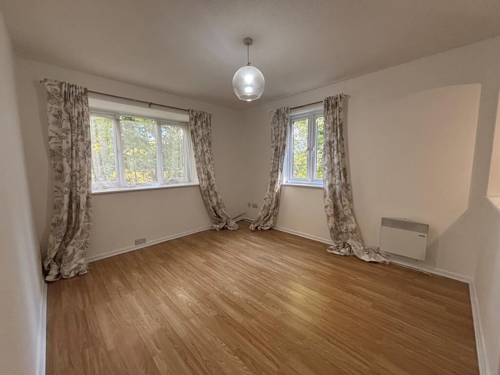 Apartment in Exeter, Exwick - View 4