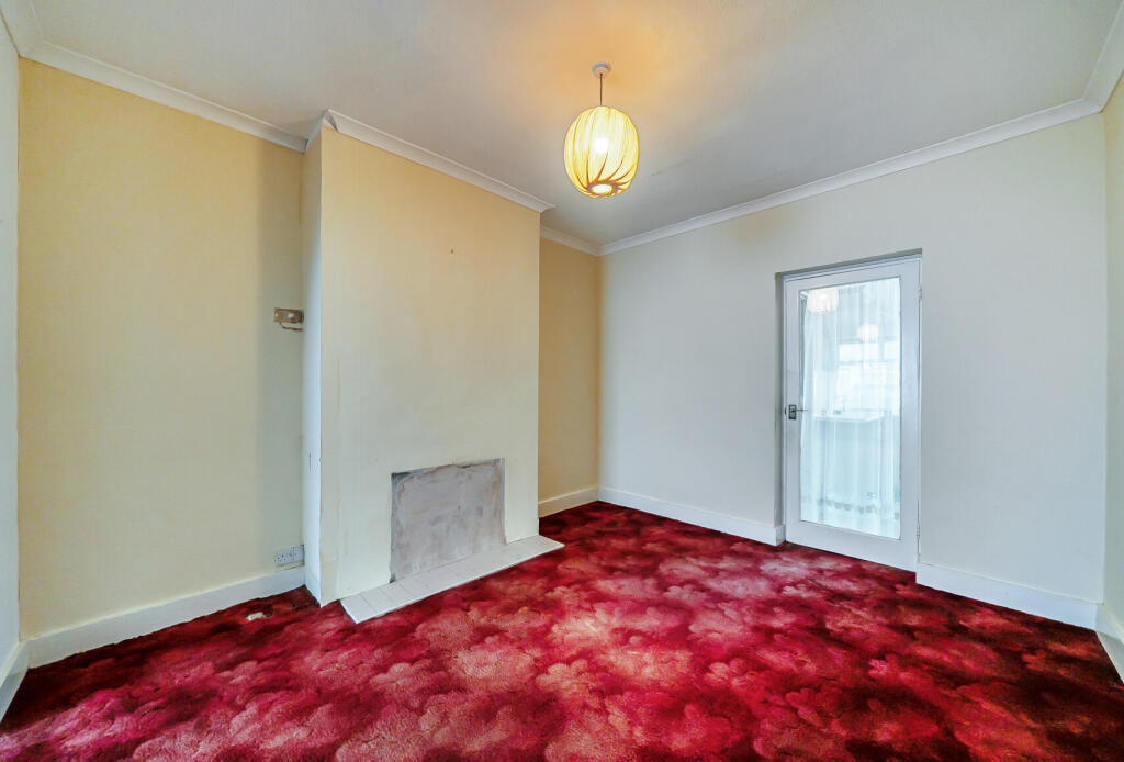 House in London, Mitcham - View 3