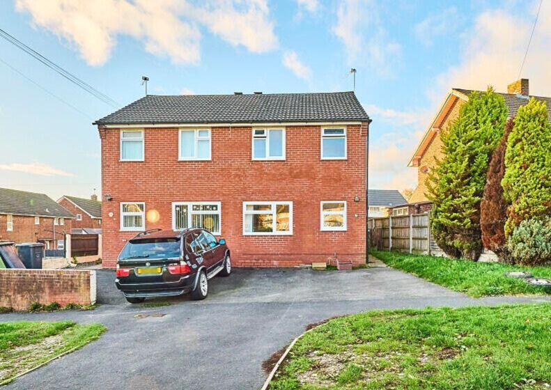 Main image of property: 35B, Oak Avenue,, Huntington, Cannock,, WS12 4QB