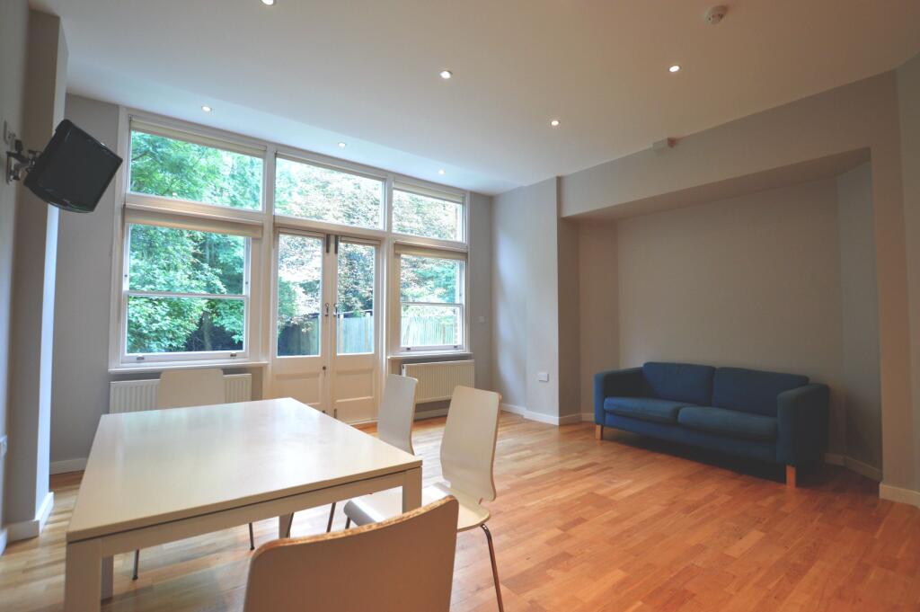 Main image of property: Flat 7, 39 Kings Avenue, Muswell Hill