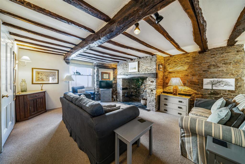 Burrows Cottage, South Street, Braunton, Devon EX33 2AA photo 3