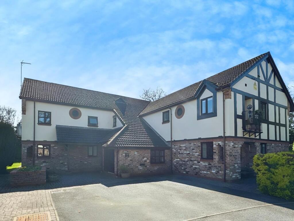 2-bed house on Glenbourne Park, Bramhall, SK7, £285,000