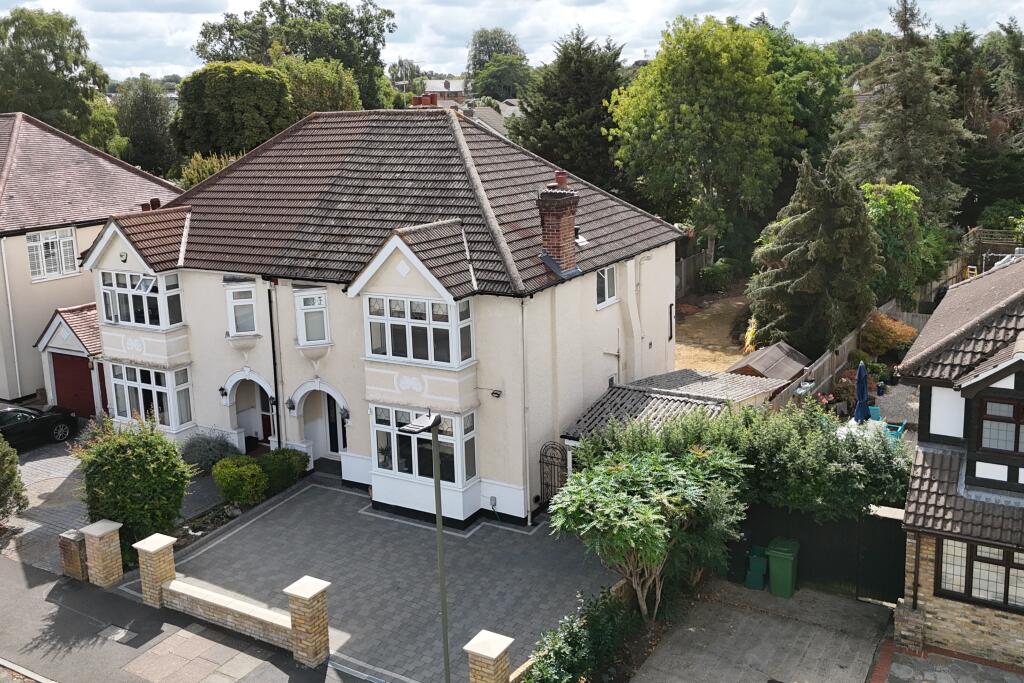 Main image of property: 9 Avondale Rd, Bromley BR1 4HT, UK