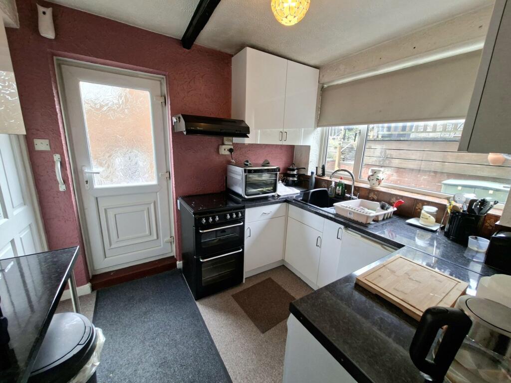 Smithy Moor Avenue, Stocksbridge, S36 photo 4