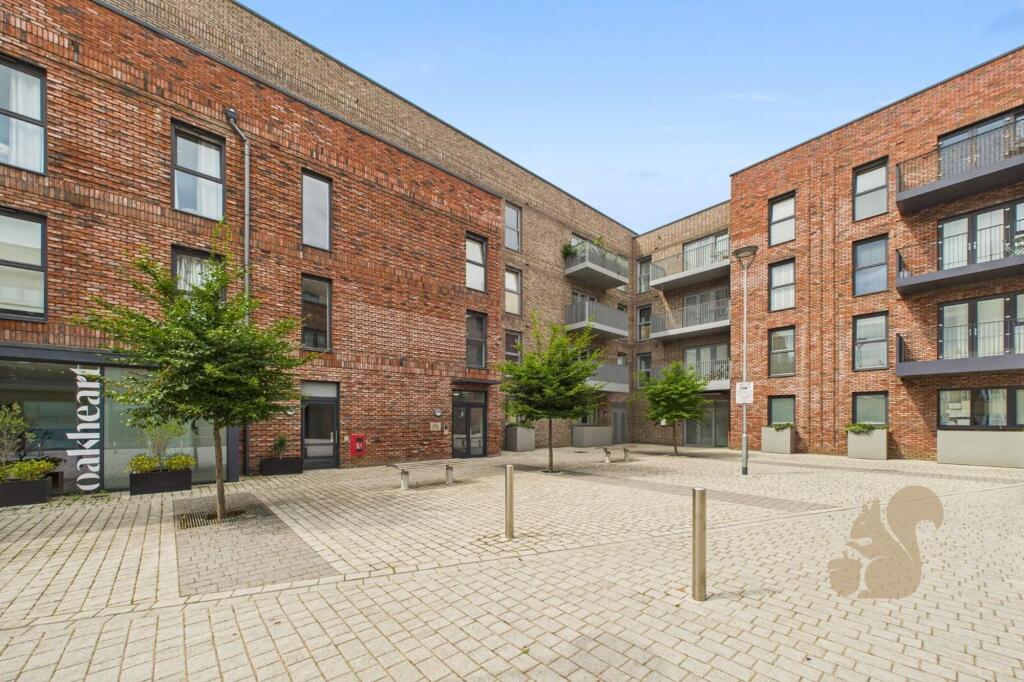 1-bed flat on Victoria Road, Chelmsford, CM1, £230,000