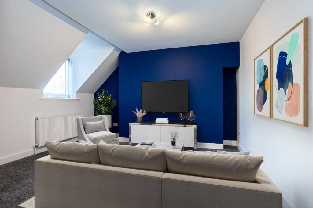 Apartment in Stoke-on-Trent - View 3