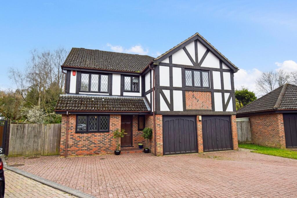 Main image of property: Hammond End, Farnham Common, Buckinghamshire, SL2