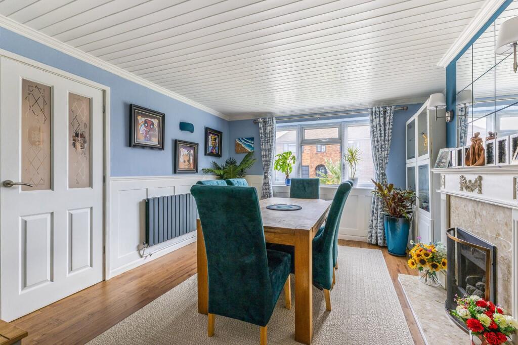 House in Dunstable, Central Bedfordshire - View 5