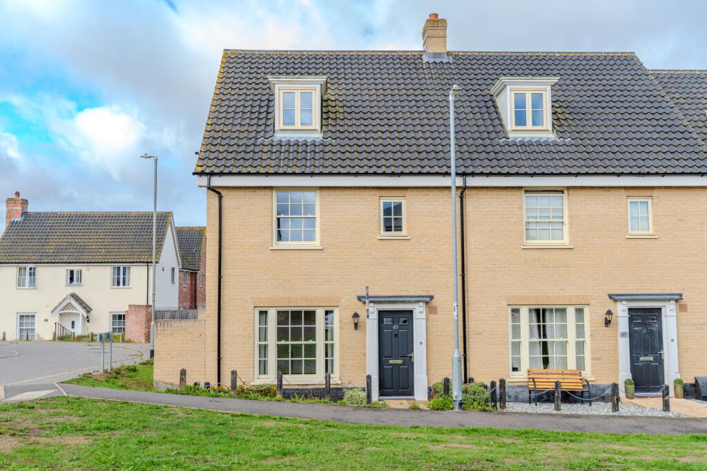 Main image of property: Beech Road, Saxmundham, Suffolk, IP17 1FQ