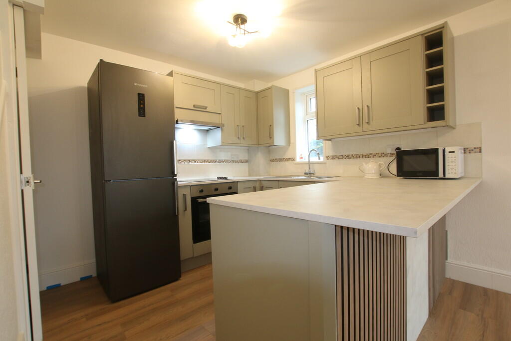 Colnbrook photo 3