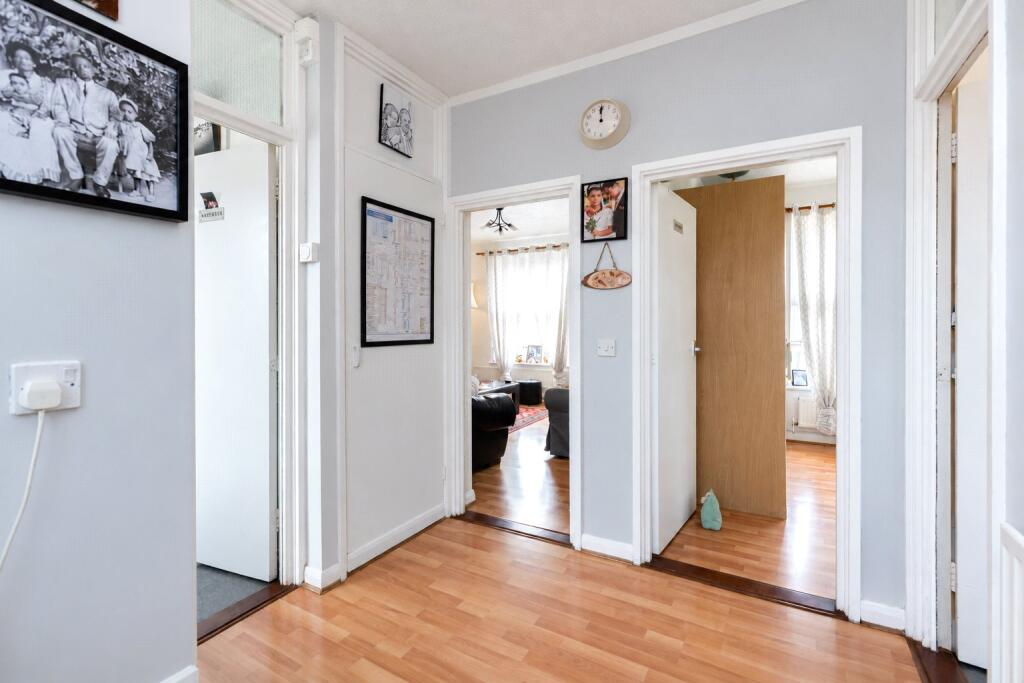 Apartment in London - View 5