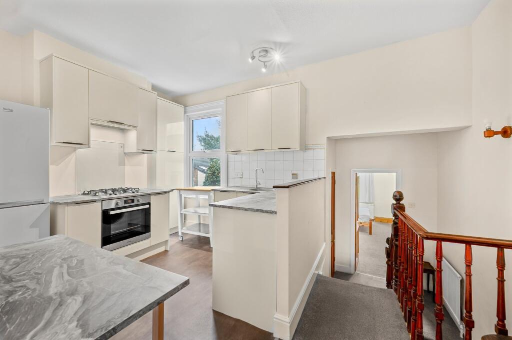 Apartment in Twickenham - View 4