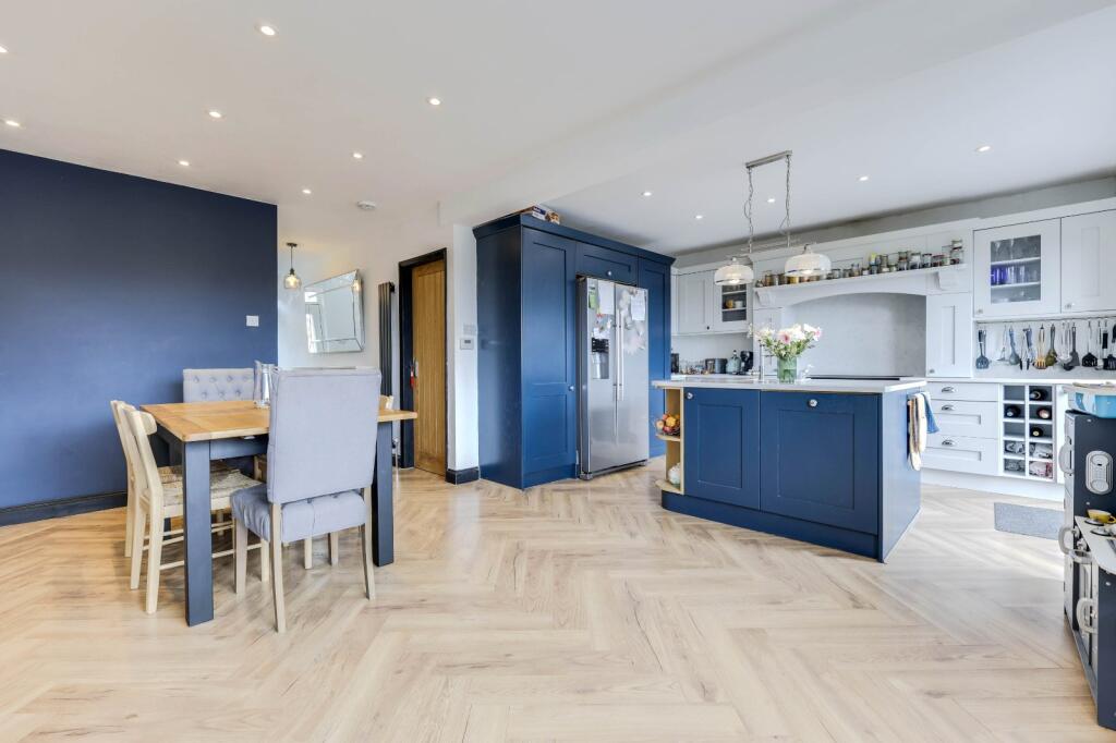 House in Leeds, Horsforth - View 2