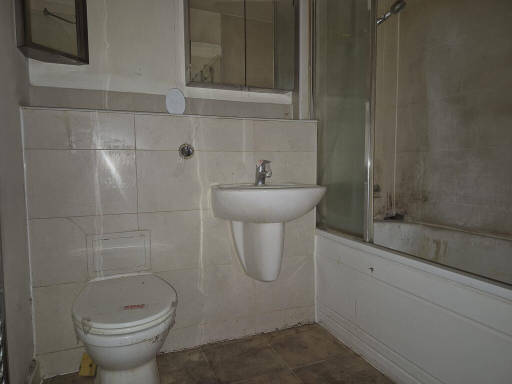 Apartment in Greenhithe, Swanscombe and Greenhithe - View 5