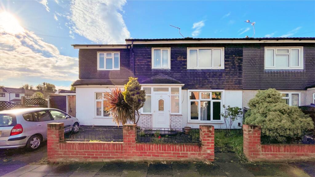 Main image of property: Huntsman, Hainault, IG6