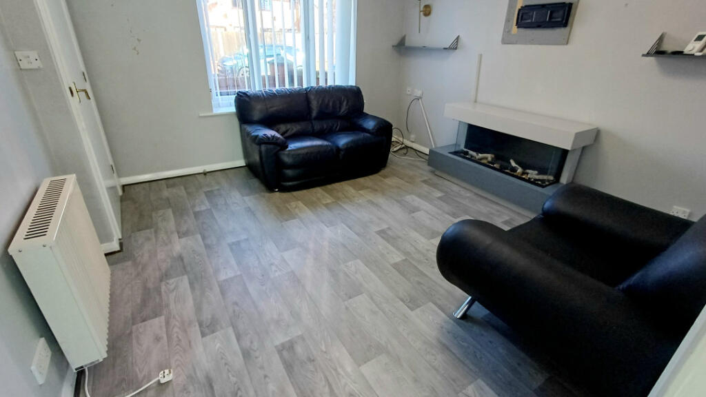 Clementine Close, Salford, M6 5UF photo 2