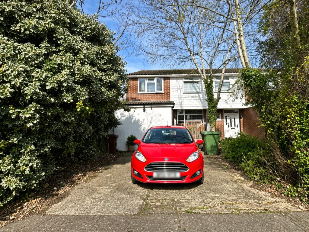 Main image of property: Castlands Road, London, SE6