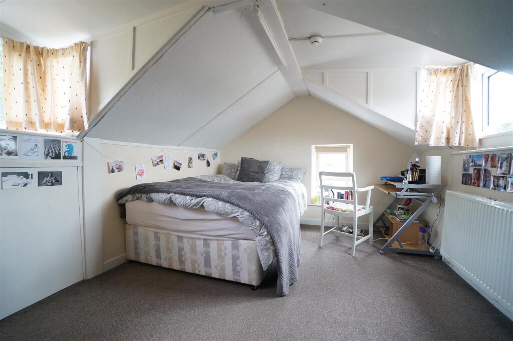 House in Bangor, Upper Bangor - View 2
