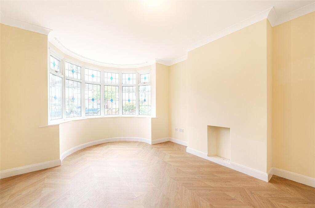 Solihull, West Midlands, B92 photo 5