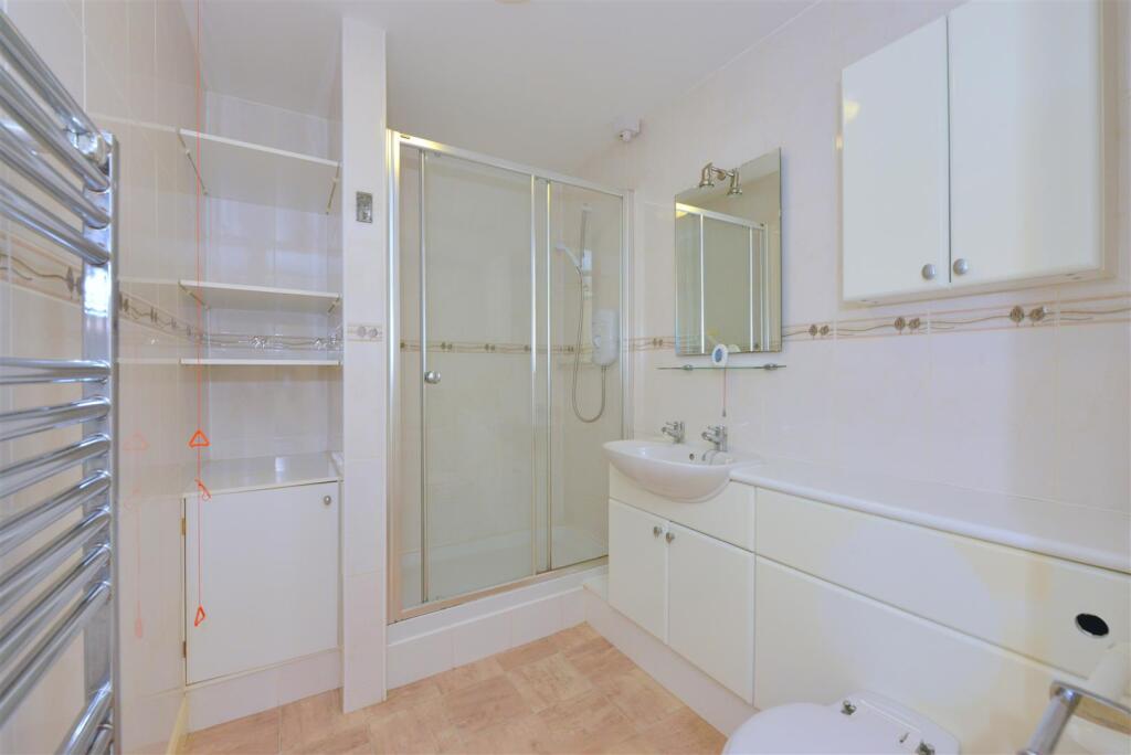 Apartment in Shrewsbury, Coleham - More