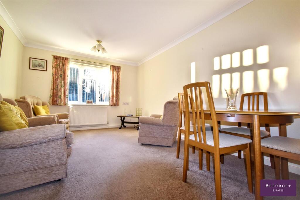 Shroggs Head Close, Darfield, Barnsley photo 3