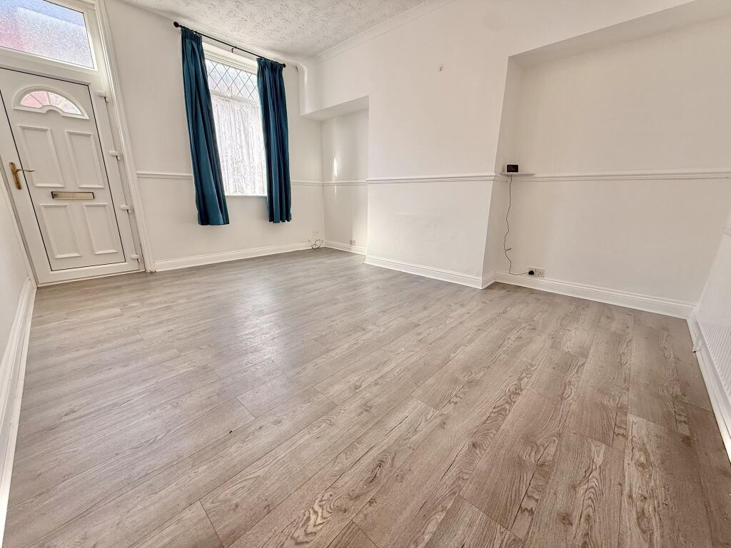 House in Wakefield - View 2