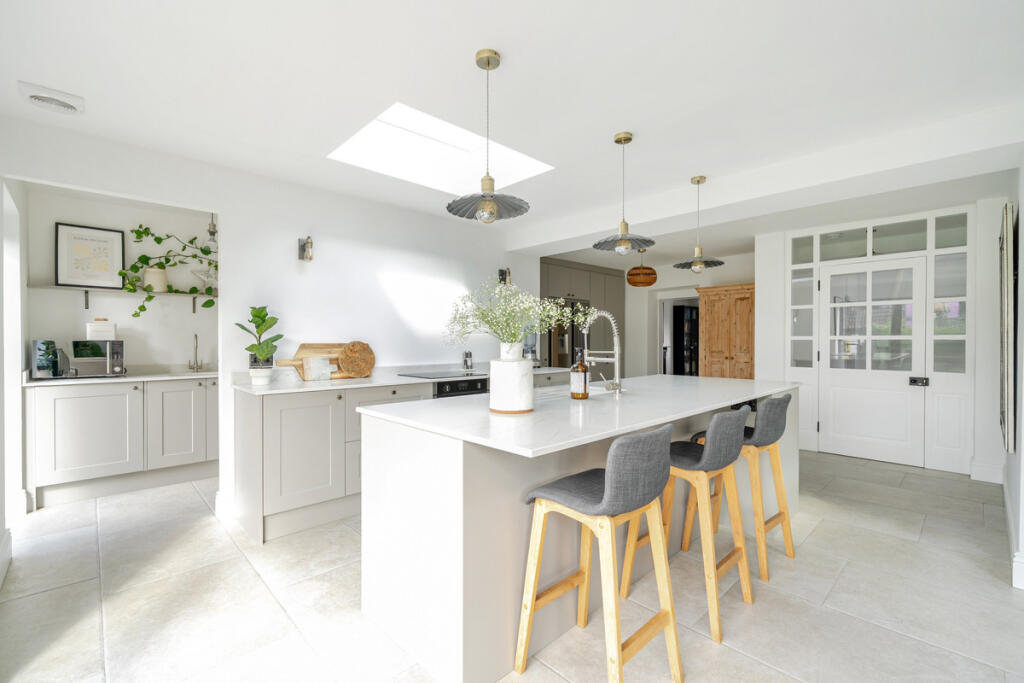 Beesmoor Road, Bristol, BS36 photo 3