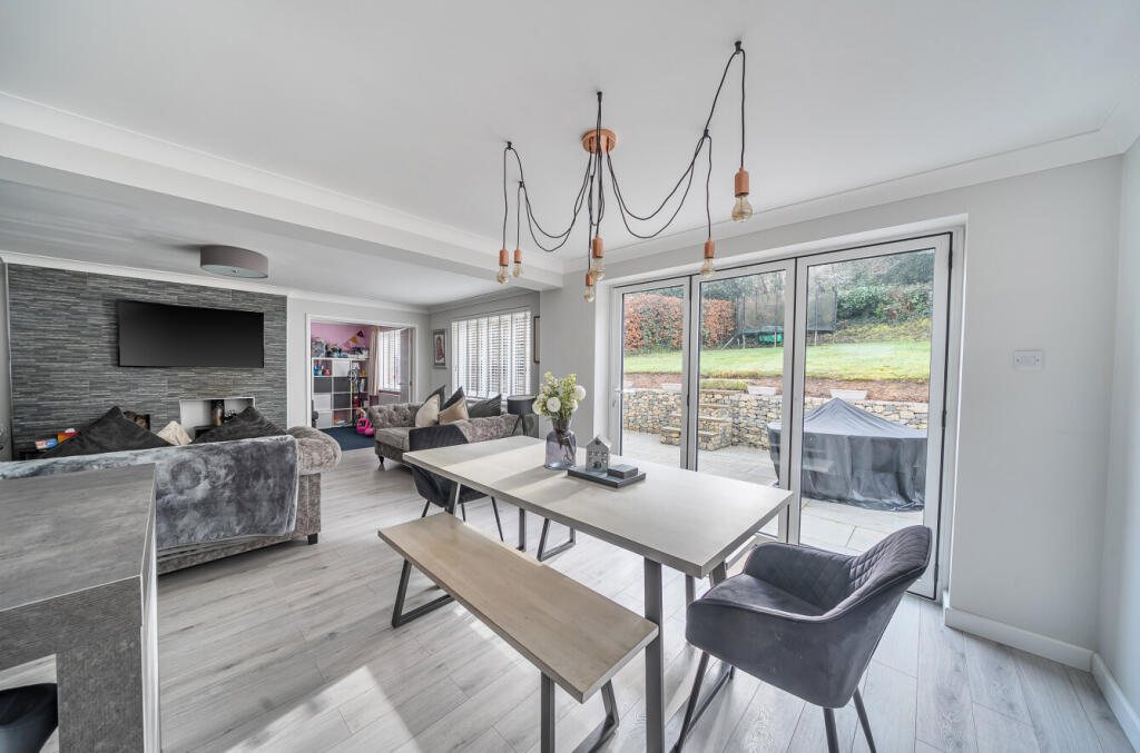 Holly Hill, Bassett, Southampton, Hampshire, SO16 photo 3