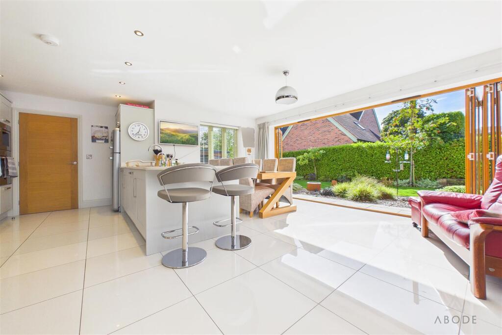 House in Stoke-on-Trent - View 5