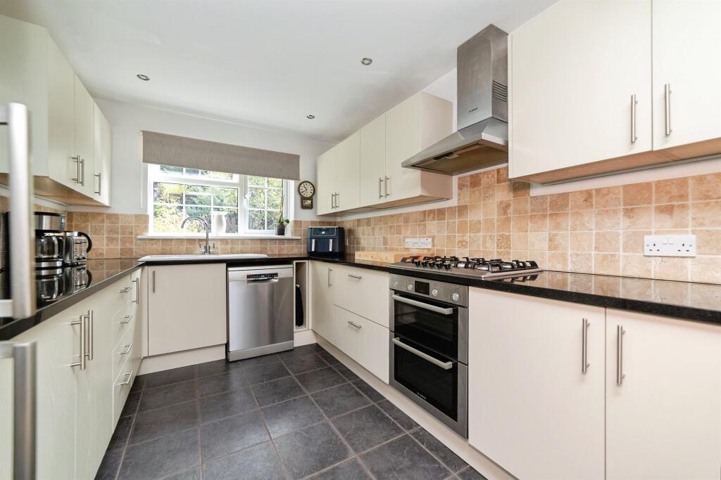House in East Hertfordshire, Stapleford - More